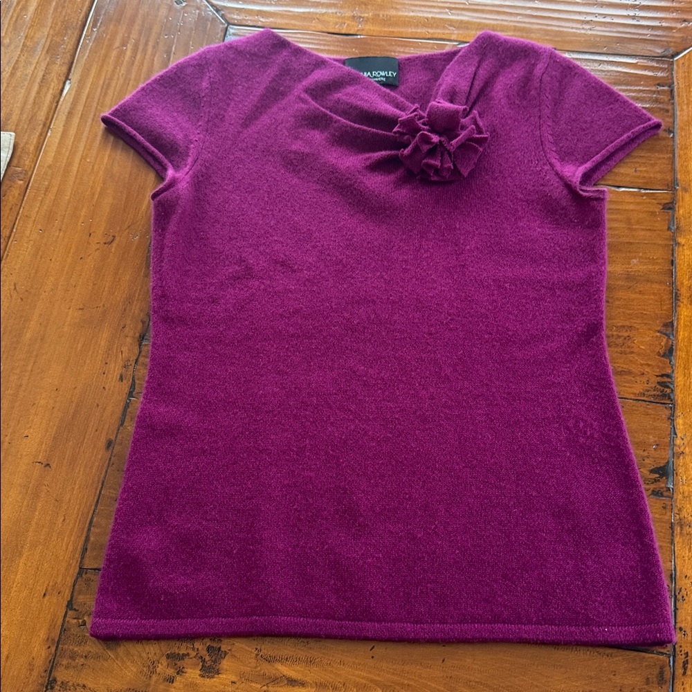 Cashmere t-shirt in EUC.Awesome asymmetrical neckline and built in brooch.Lovely